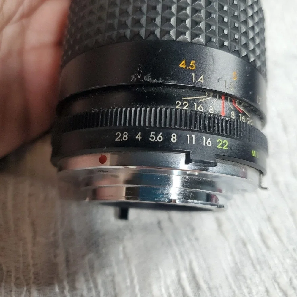 Focal 135mm f/2.8 MC Auto Lens Minolta MD Mount Black Vtg Japan Telephoto Prime